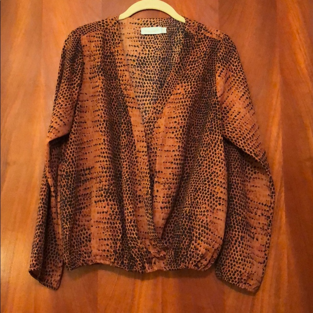 Veronica M. Reptile print top size medium